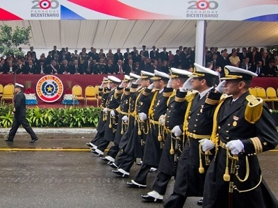 Paraguayan soldiers marching