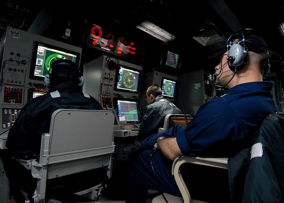 System consoles of SQQ-89(V)15 onboard USS Momsen (DDG-92)