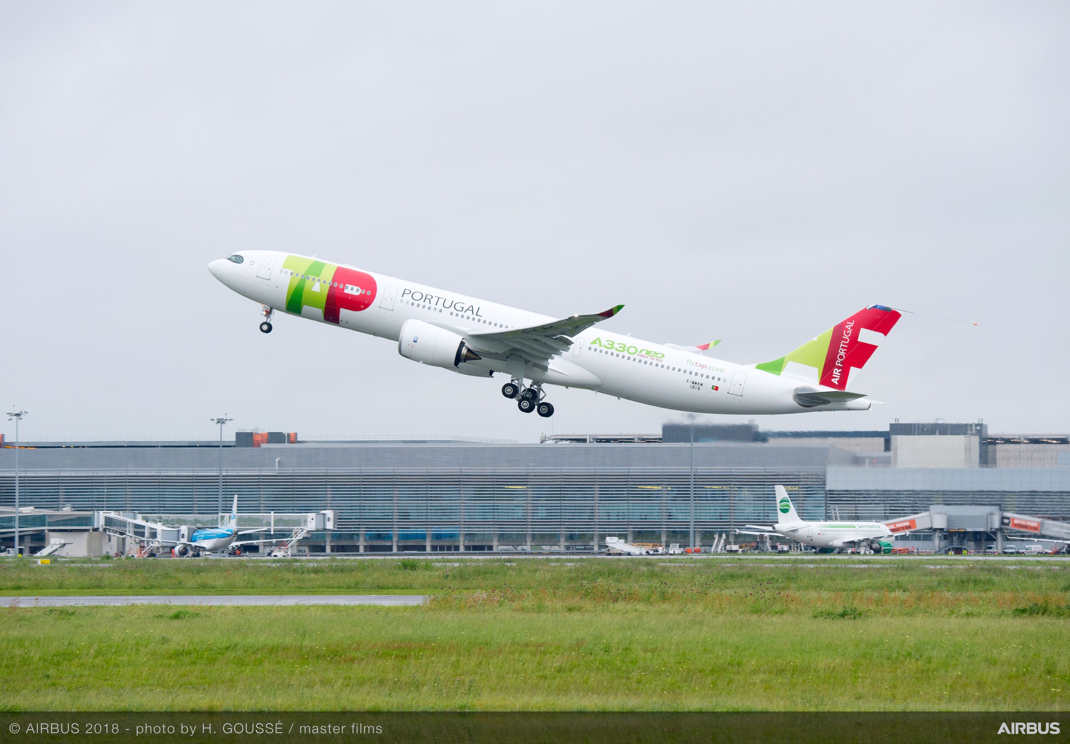 A330-900 TAP Take-Off